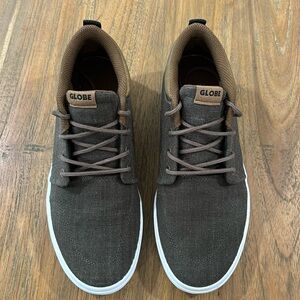 Boys Globe Chukkas